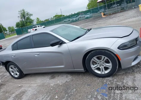 2015 Dodge Charger Sxt z USA, uszkodzony, nr VIN 2C3CDXHG1FH886088